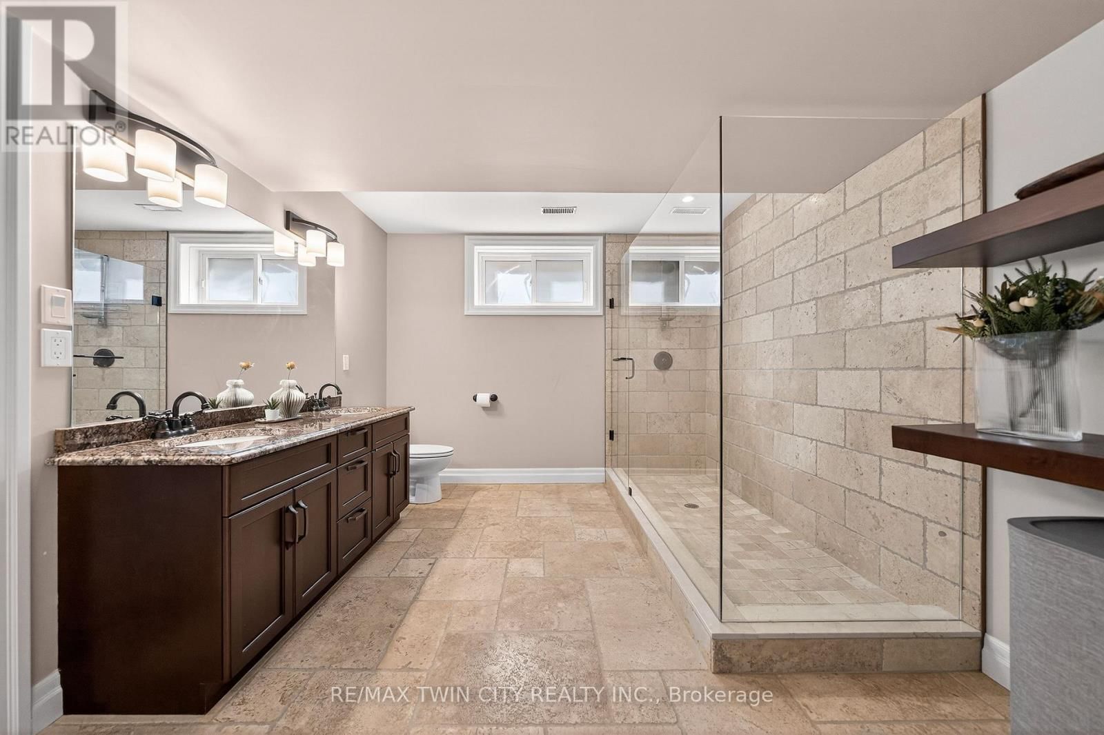 325 DEERFOOT TRAIL Image 42