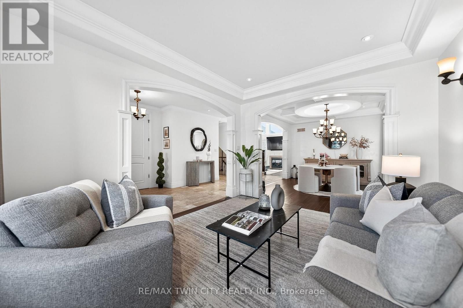 325 DEERFOOT TRAIL Image 8