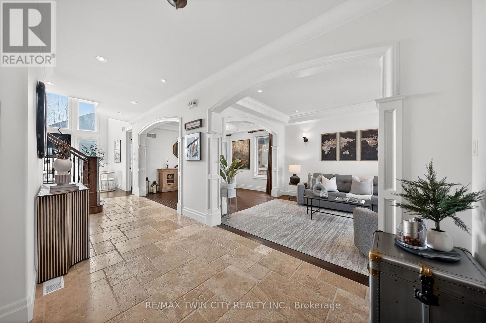 325 DEERFOOT TRAIL Image 9