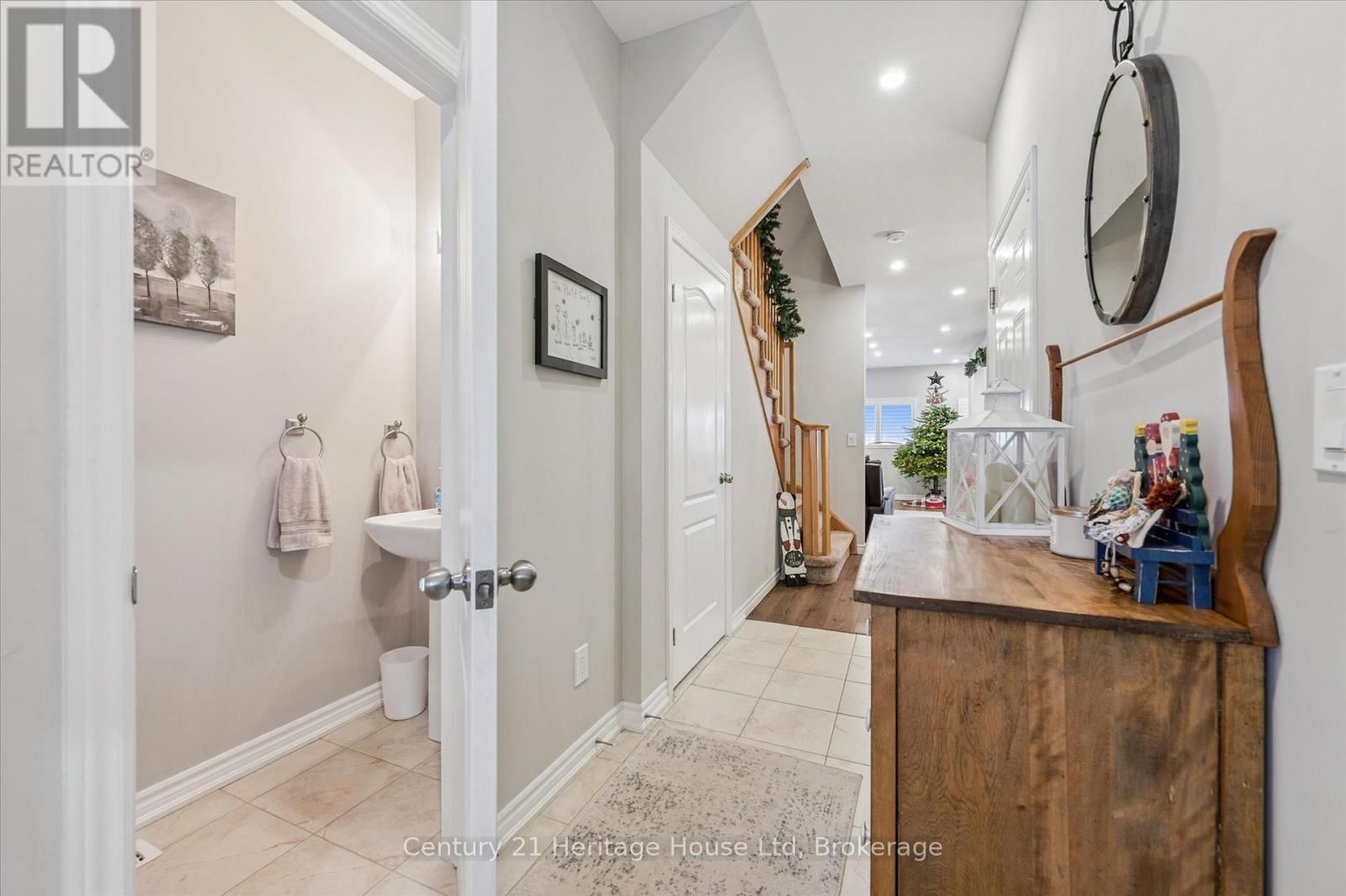 73 COURTNEY STREET Image 17