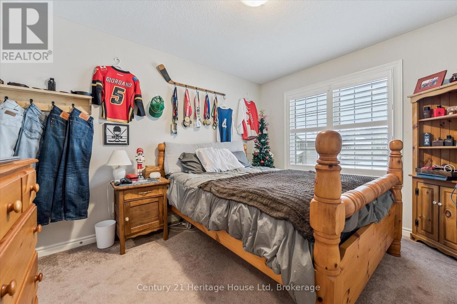 73 COURTNEY STREET Image 22