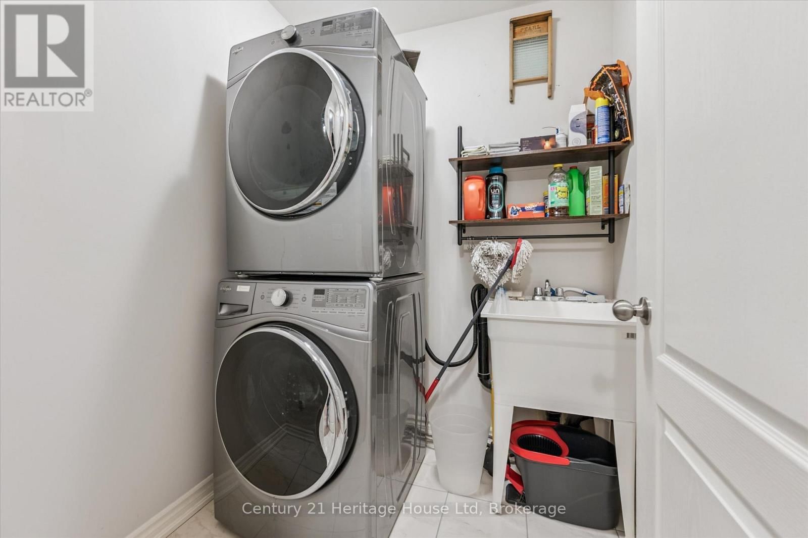 73 COURTNEY STREET Image 24