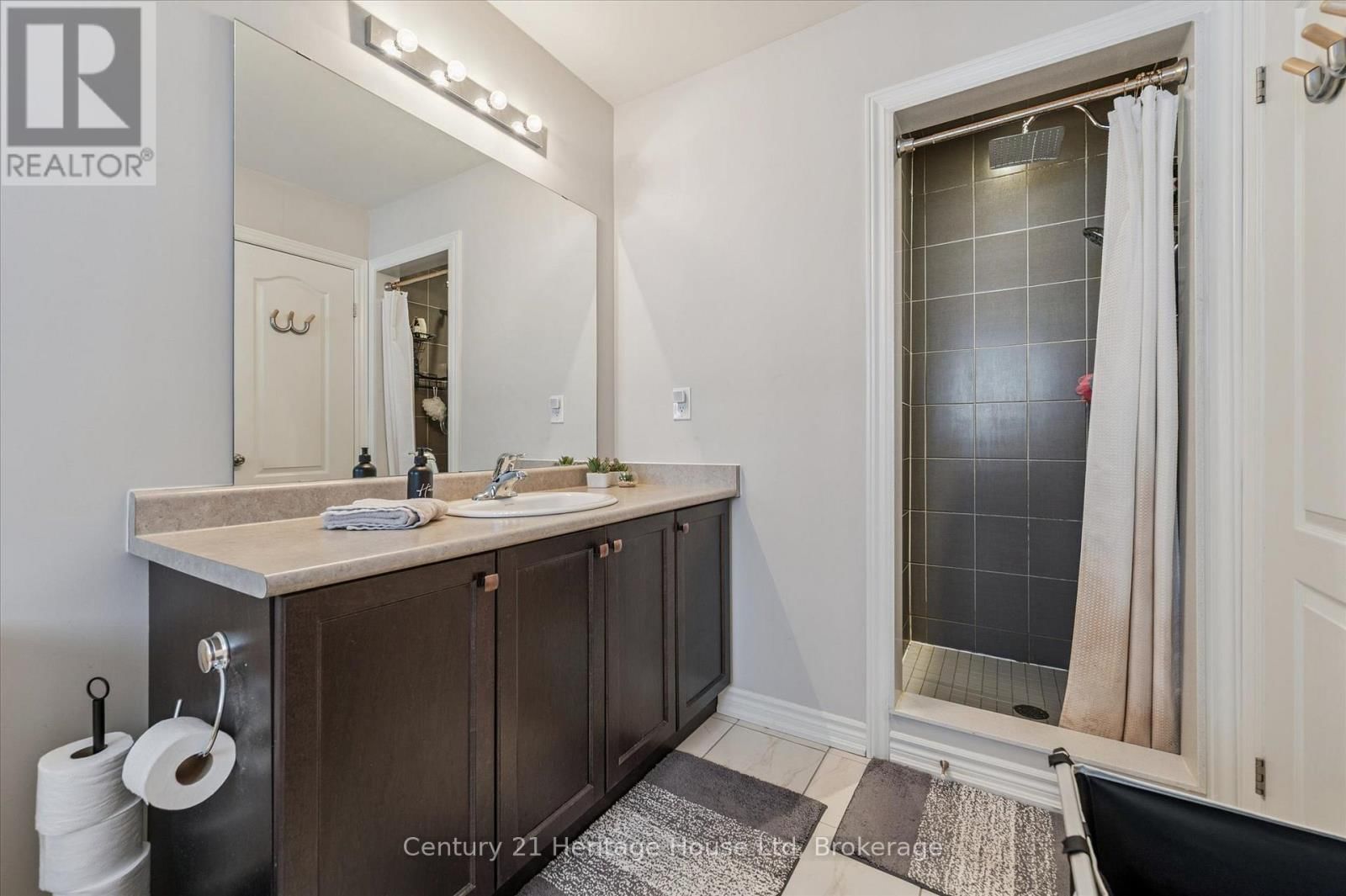 73 COURTNEY STREET Image 29