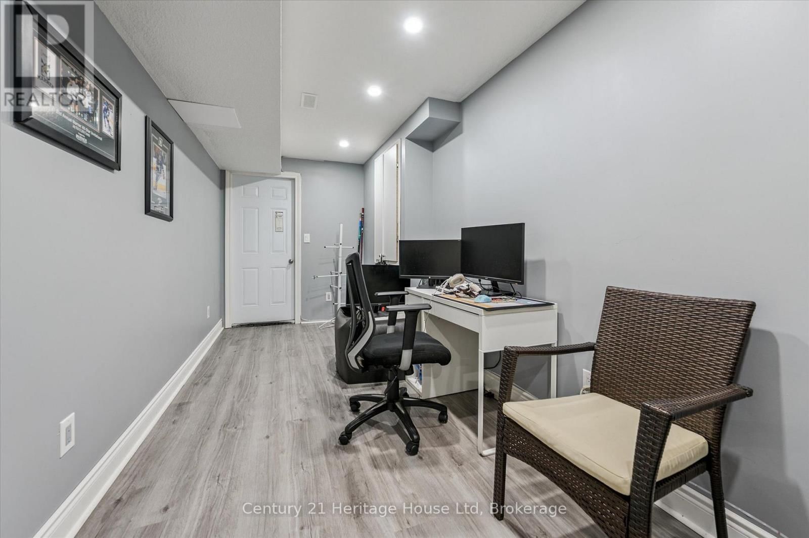 73 COURTNEY STREET Image 35