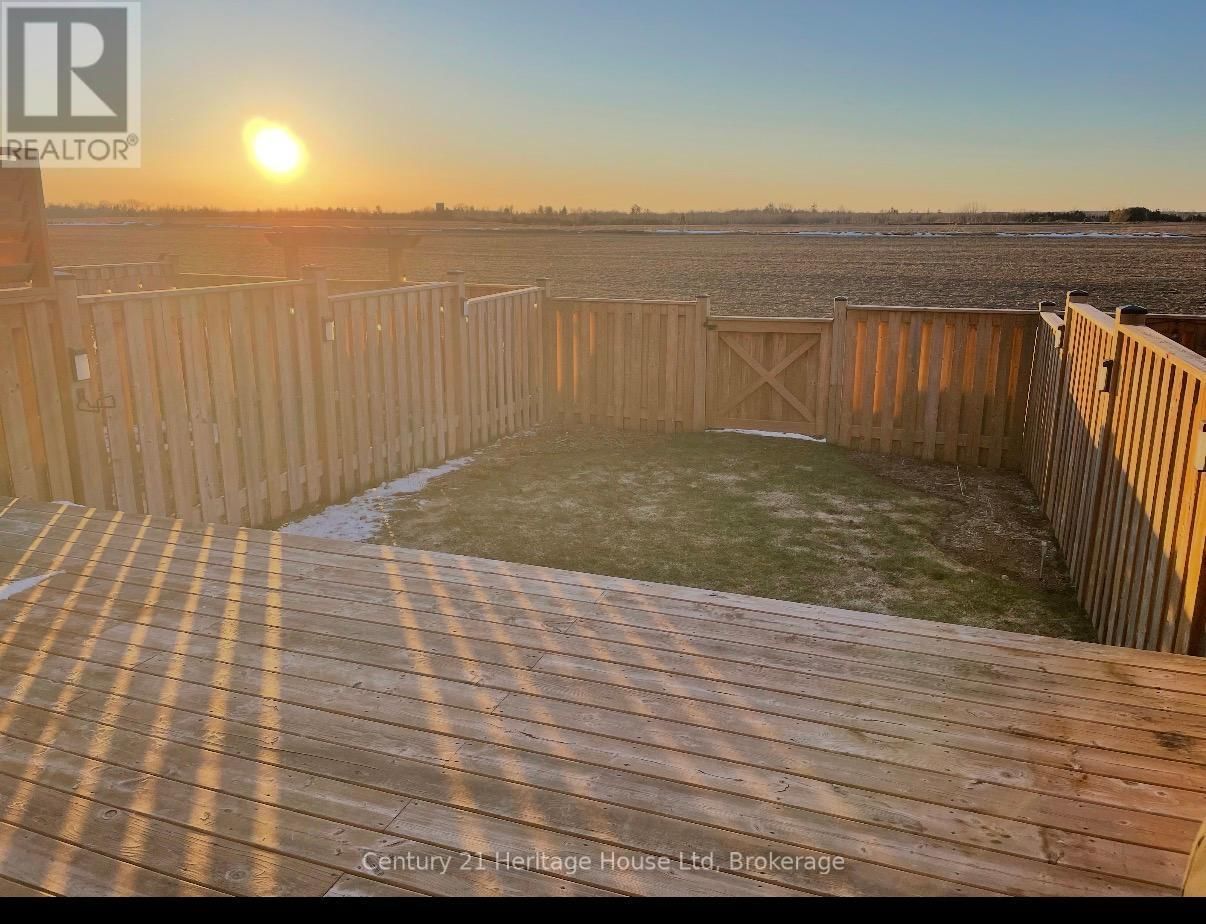 73 COURTNEY STREET Image 38