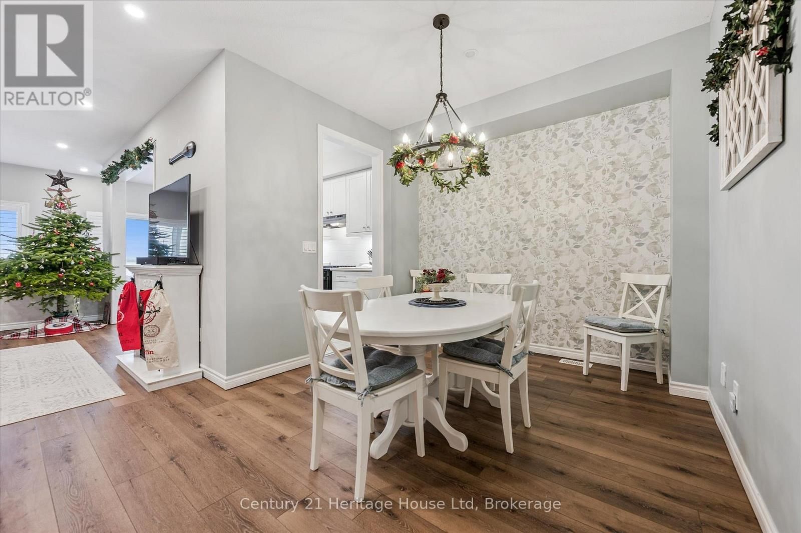 73 COURTNEY STREET Image 6