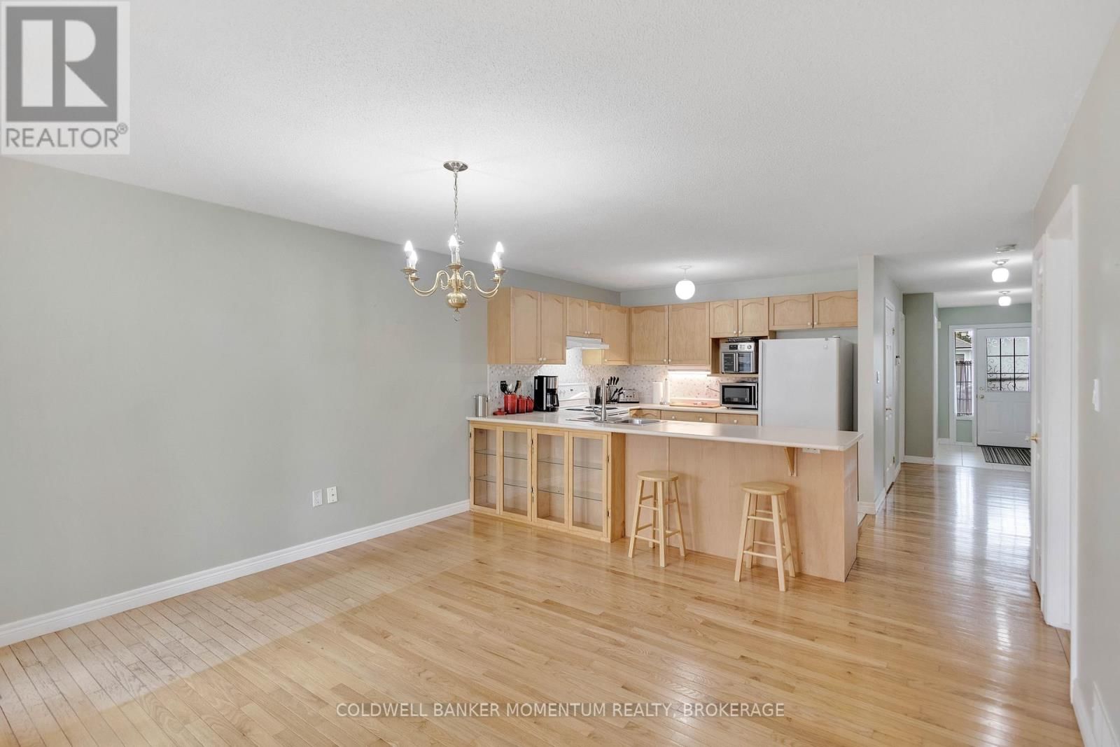 29 BALSAM TRAIL Image 12