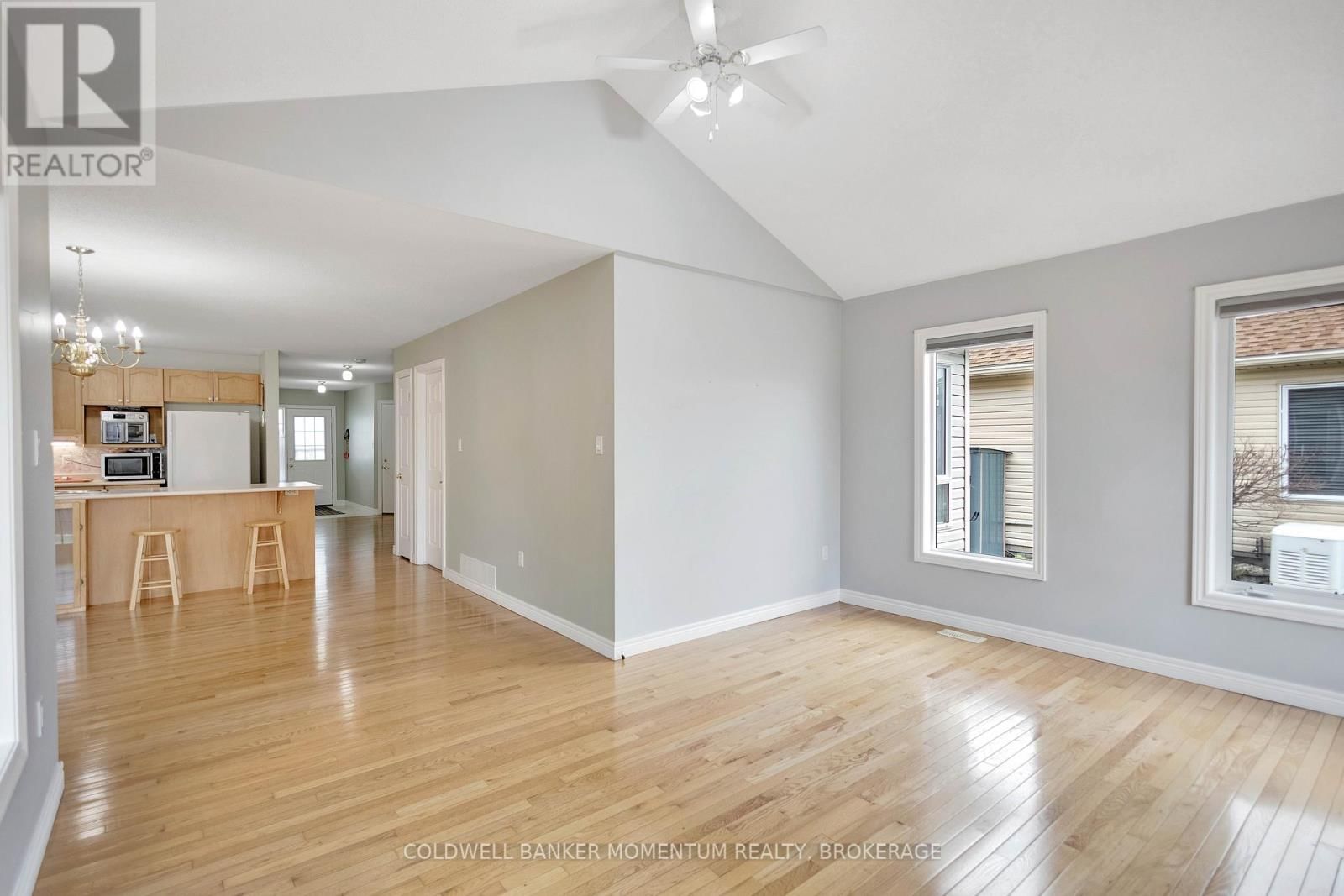 29 BALSAM TRAIL Image 17