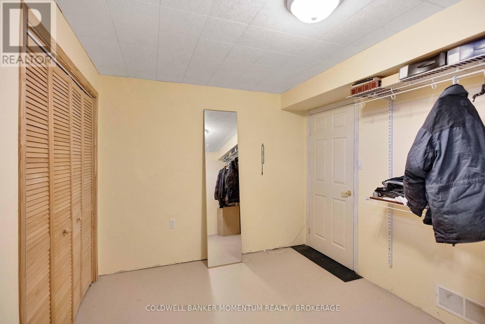 29 BALSAM TRAIL Image 33