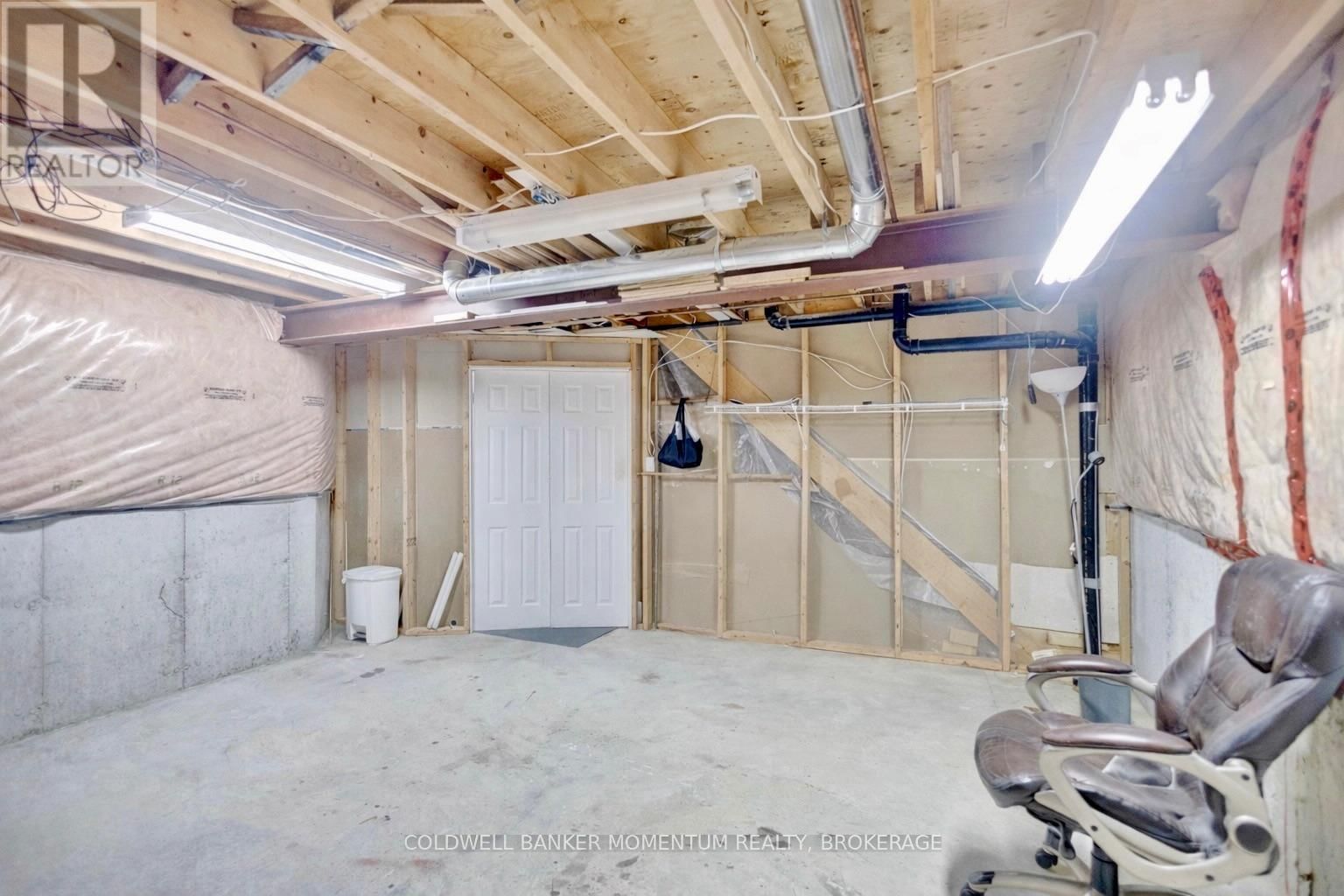 29 BALSAM TRAIL Image 36