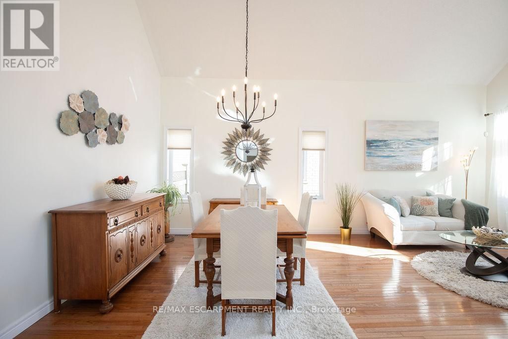 154 THOROUGHBRED BOULEVARD Image 17