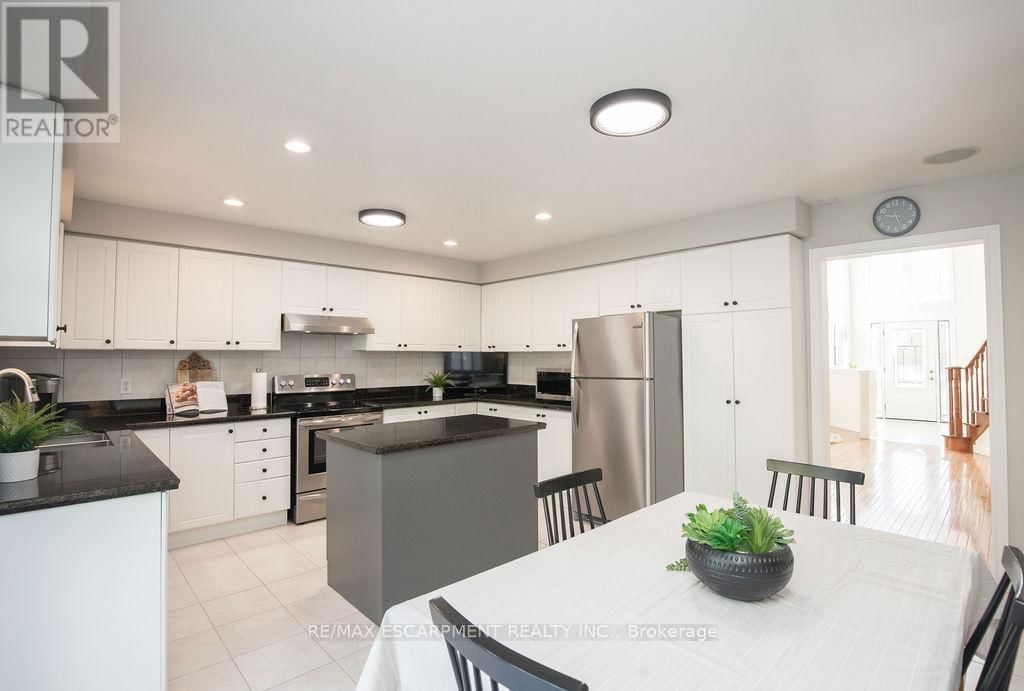 154 THOROUGHBRED BOULEVARD Image 28