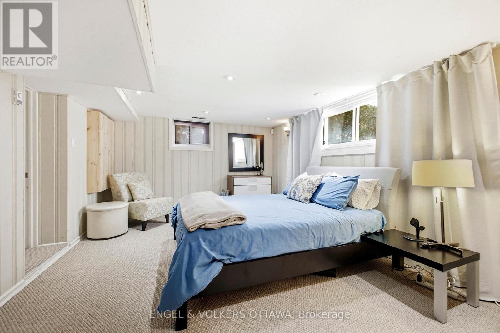 137 KENILWORTH STREET Image 25