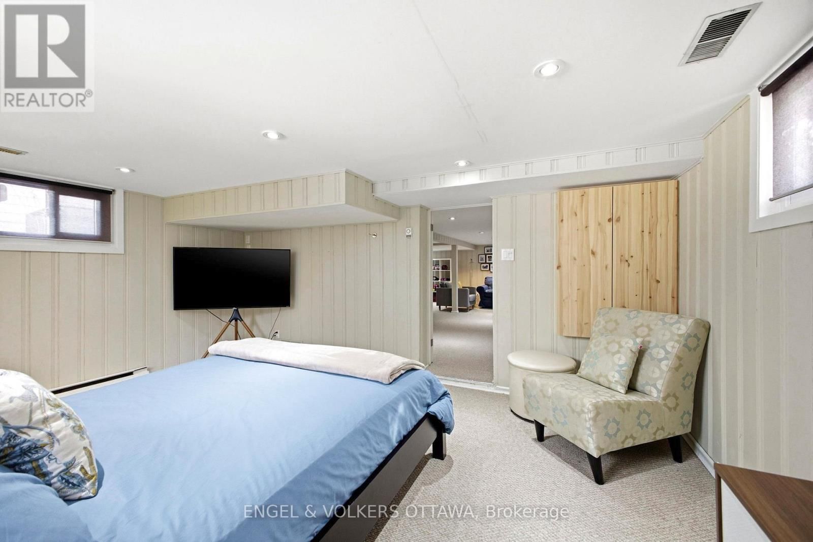 137 KENILWORTH STREET Image 26