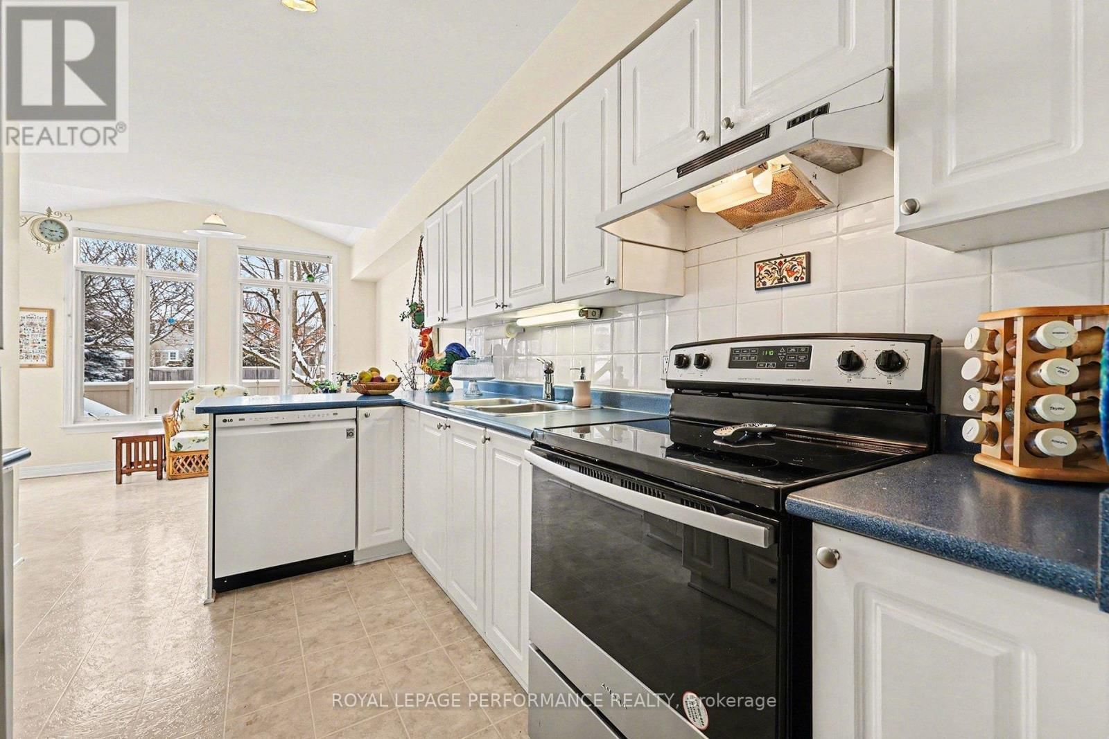 214 WINDHURST DRIVE Image 10