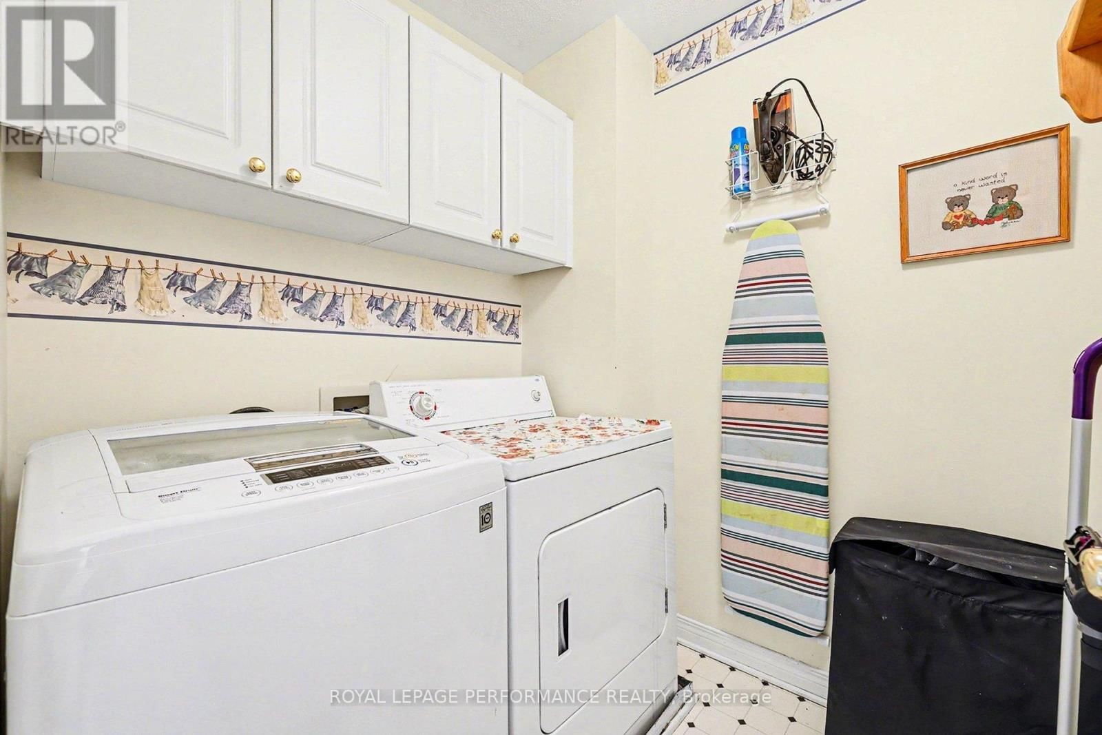 214 WINDHURST DRIVE Image 26