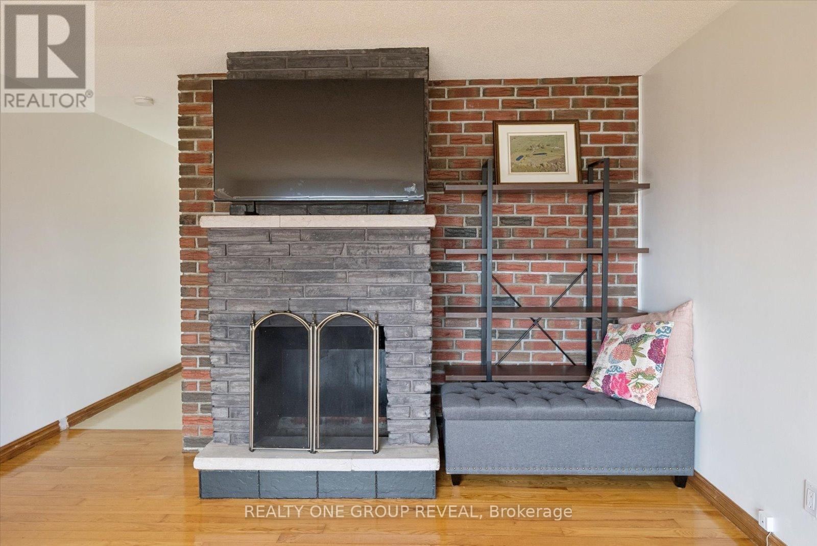 2469 ASPHODEL 11TH LINE Image 10