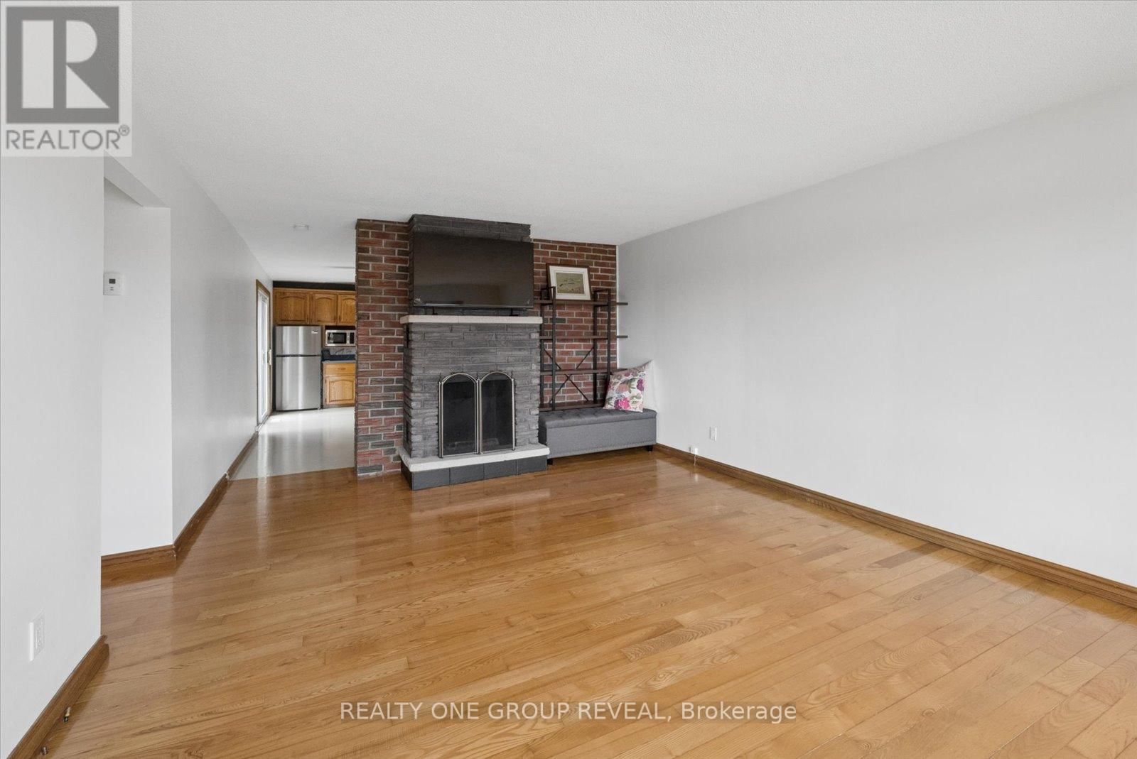 2469 ASPHODEL 11TH LINE Image 11