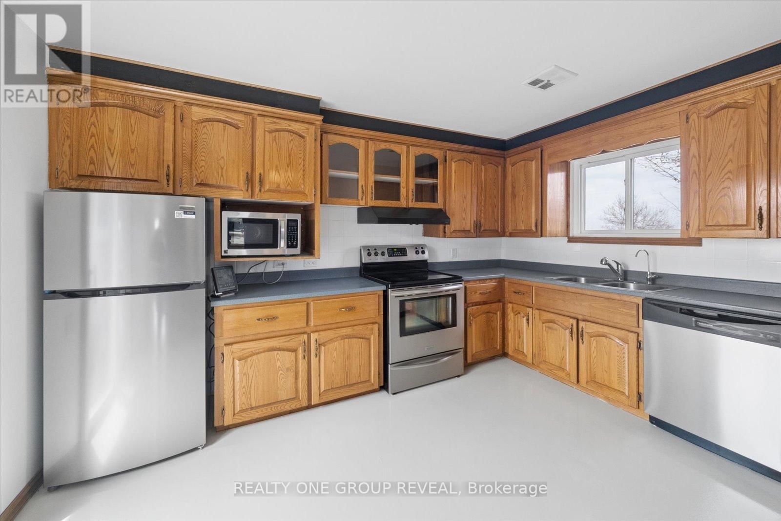 2469 ASPHODEL 11TH LINE Image 13