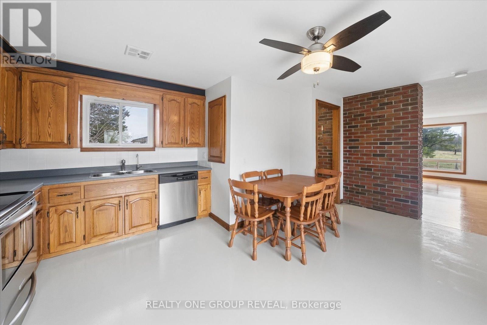 2469 ASPHODEL 11TH LINE Image 14