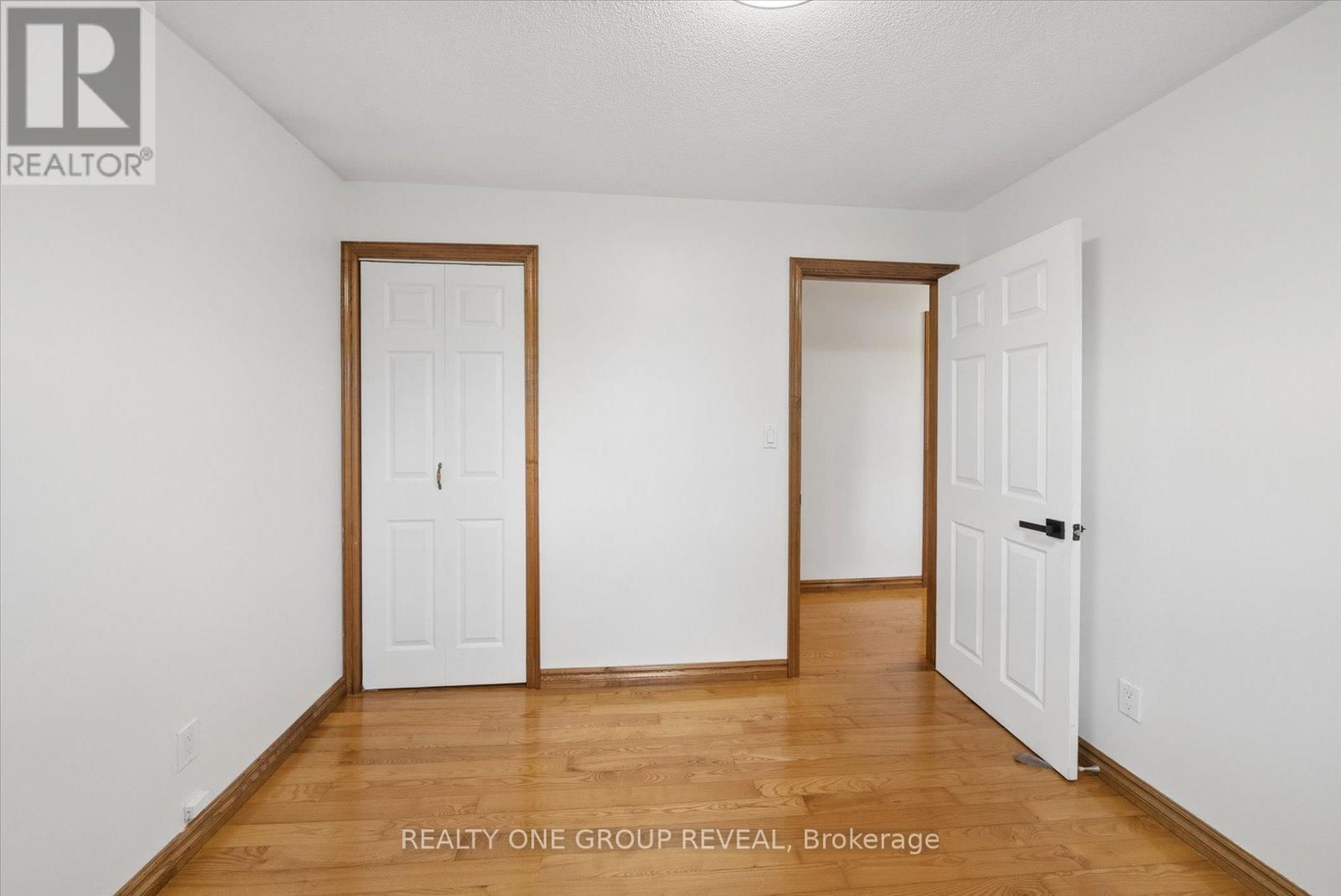 2469 ASPHODEL 11TH LINE Image 22