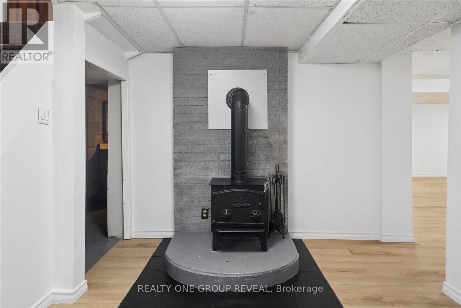 2469 ASPHODEL 11TH LINE Image 28