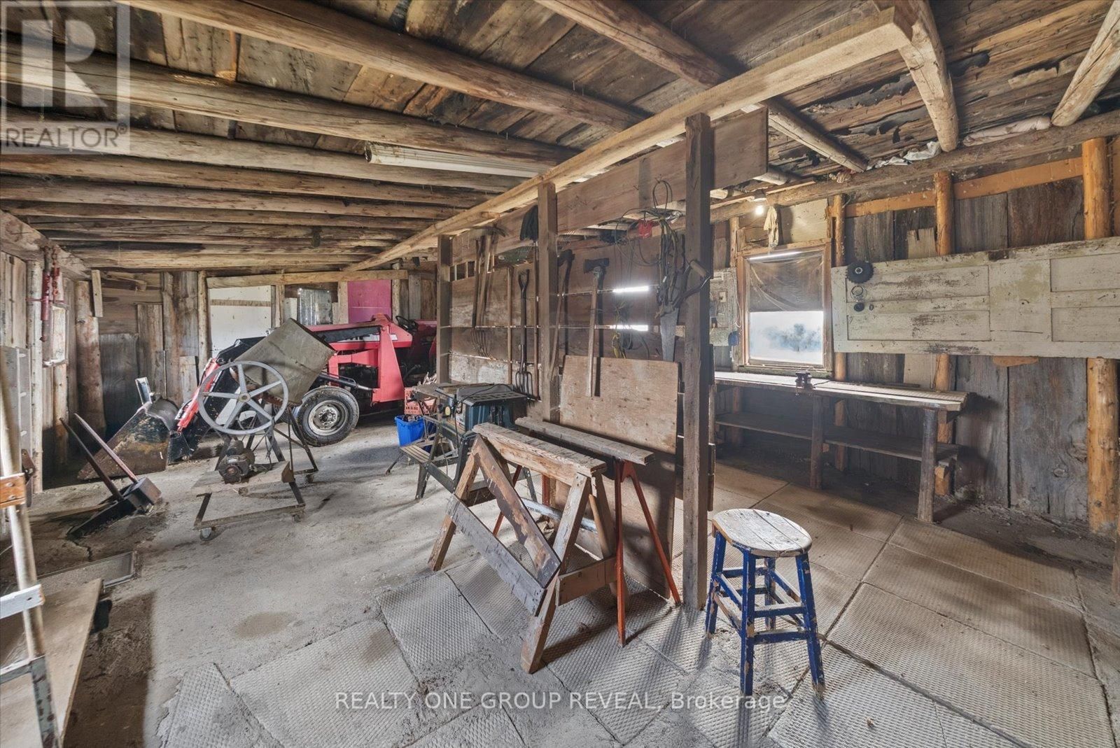 2469 ASPHODEL 11TH LINE Image 40