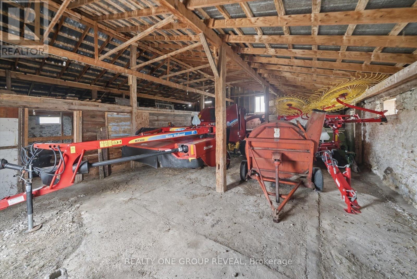 2469 ASPHODEL 11TH LINE Image 41