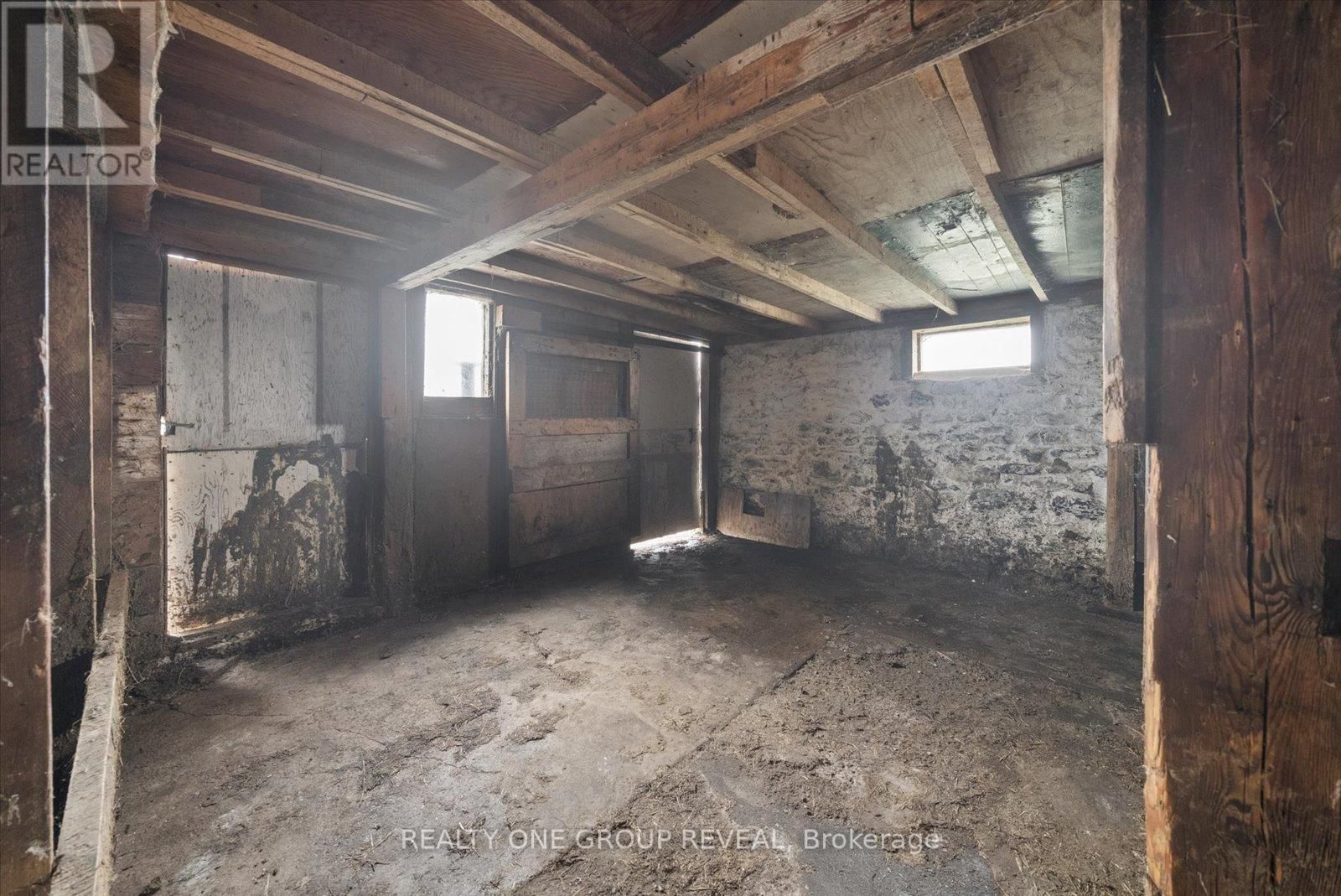 2469 ASPHODEL 11TH LINE Image 43