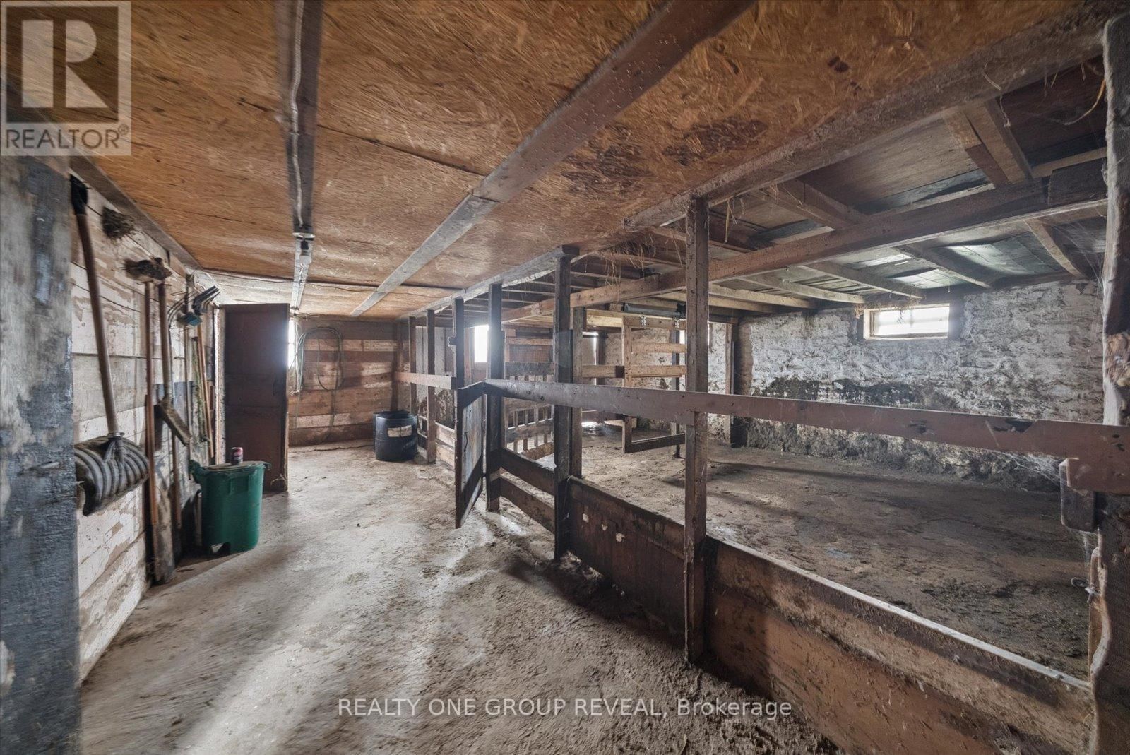 2469 ASPHODEL 11TH LINE Image 45