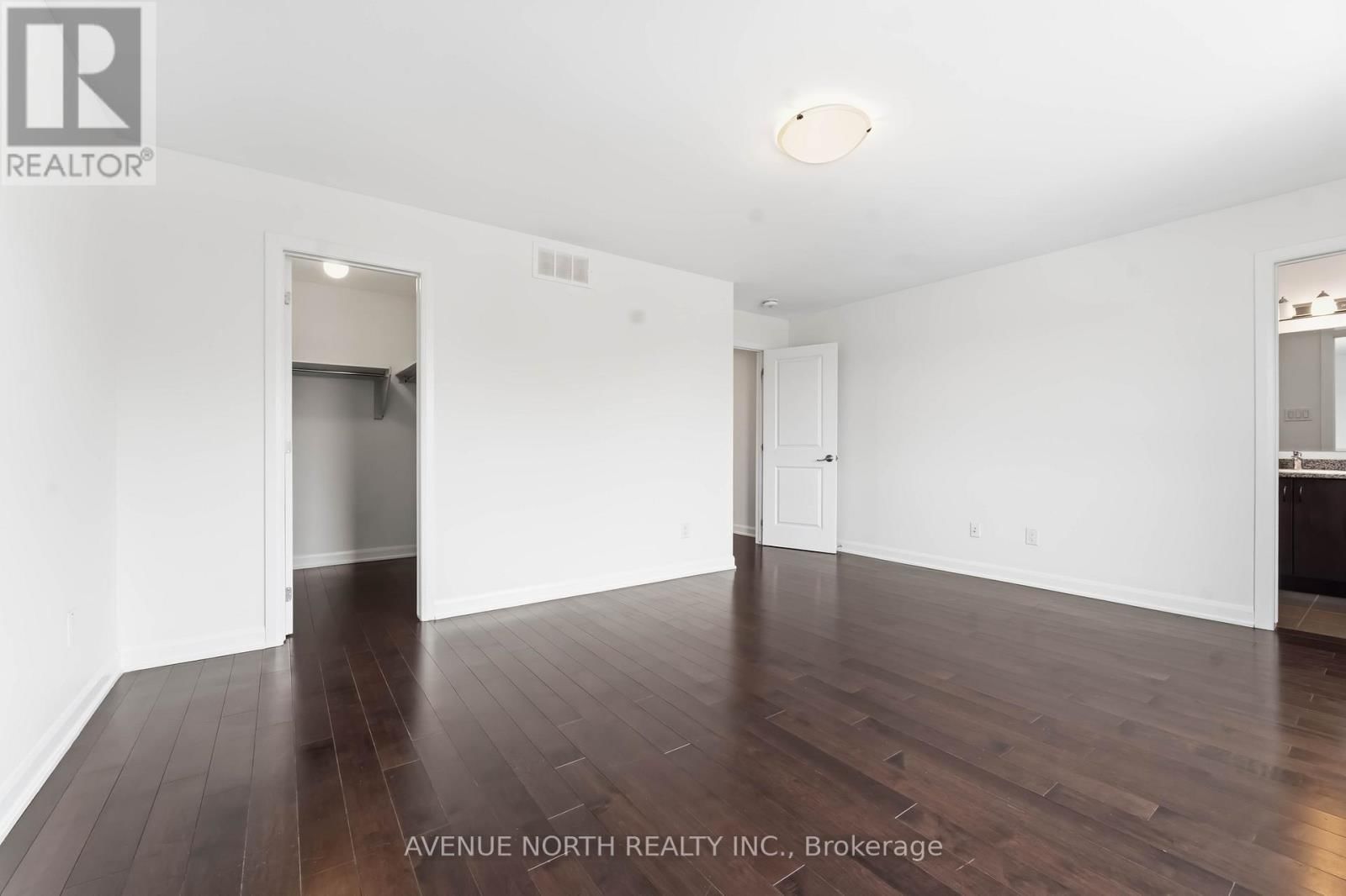 2082 CALTRA CRESCENT Image 25