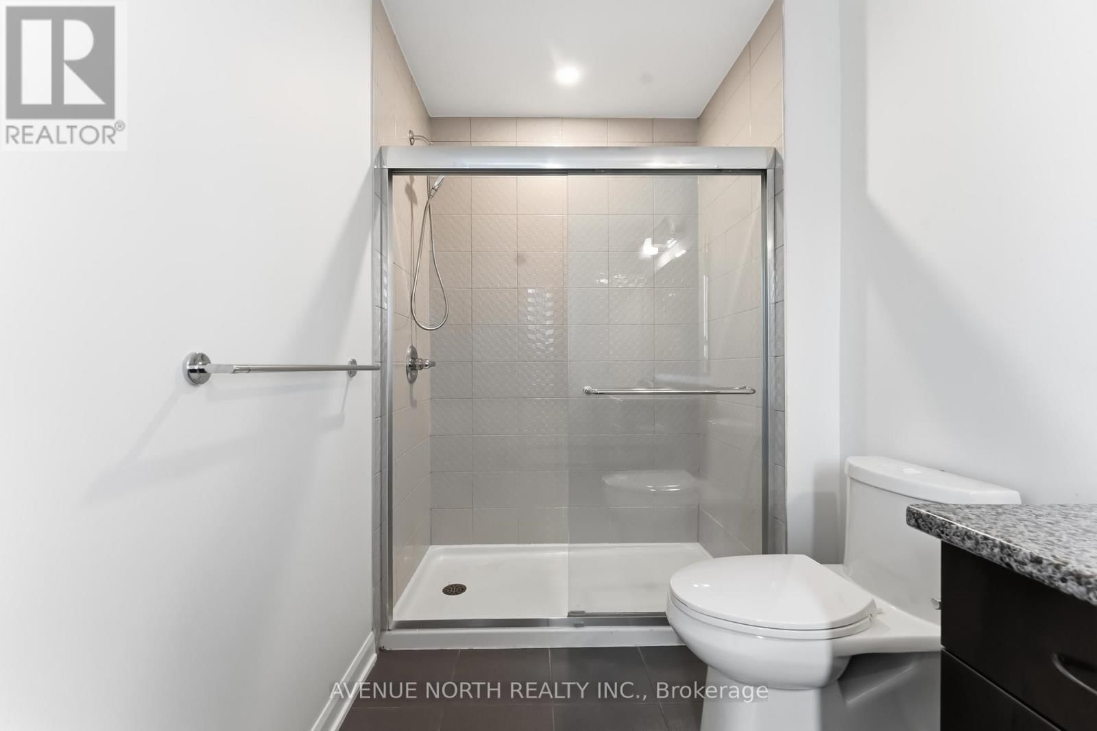 2082 CALTRA CRESCENT Image 28