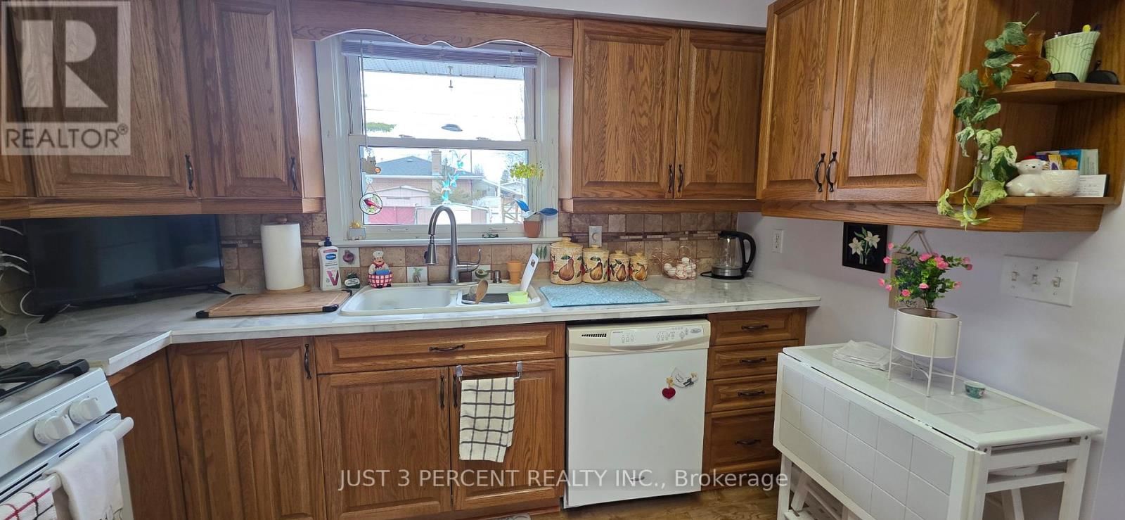 744 CRAWFORD PLACE Image 9