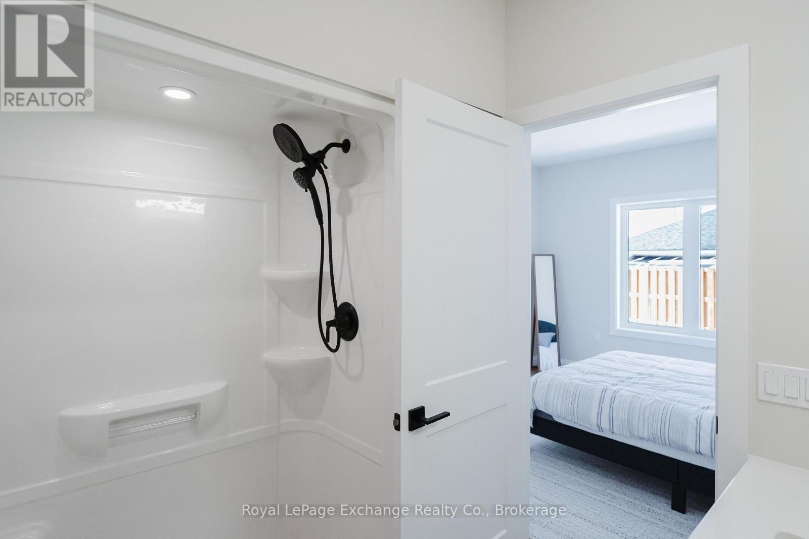 40 - 1071 WATERLOO STREET NORTH Image 22