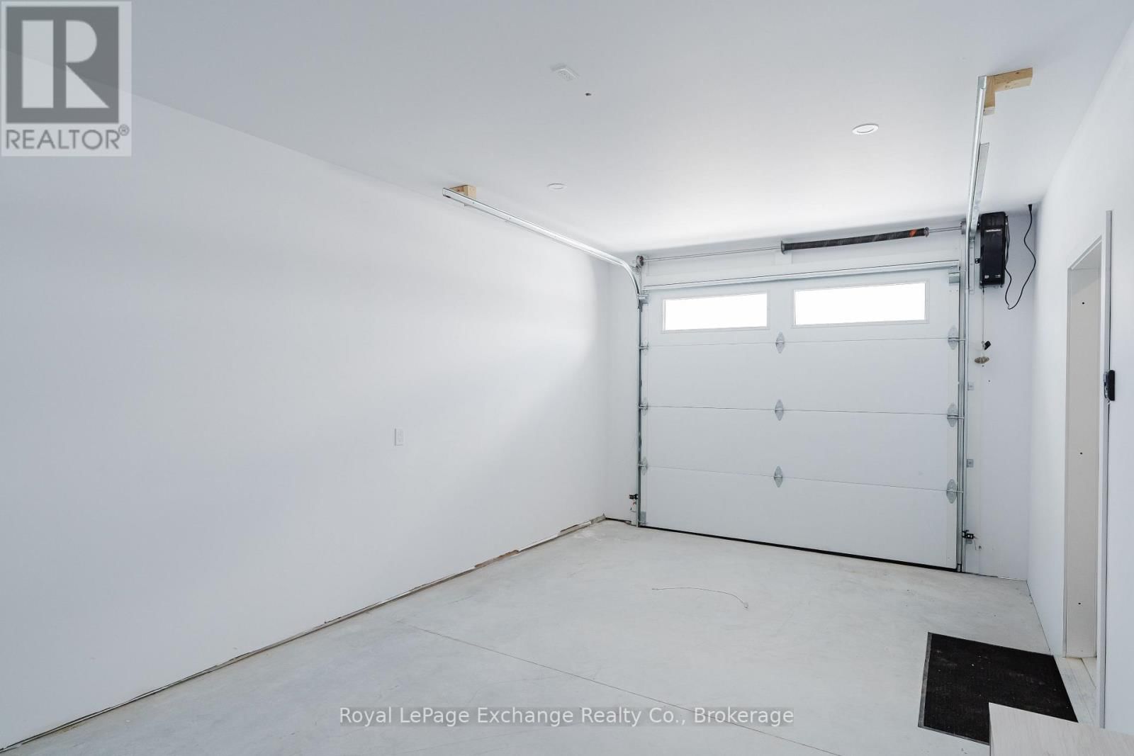 40 - 1071 WATERLOO STREET NORTH Image 27