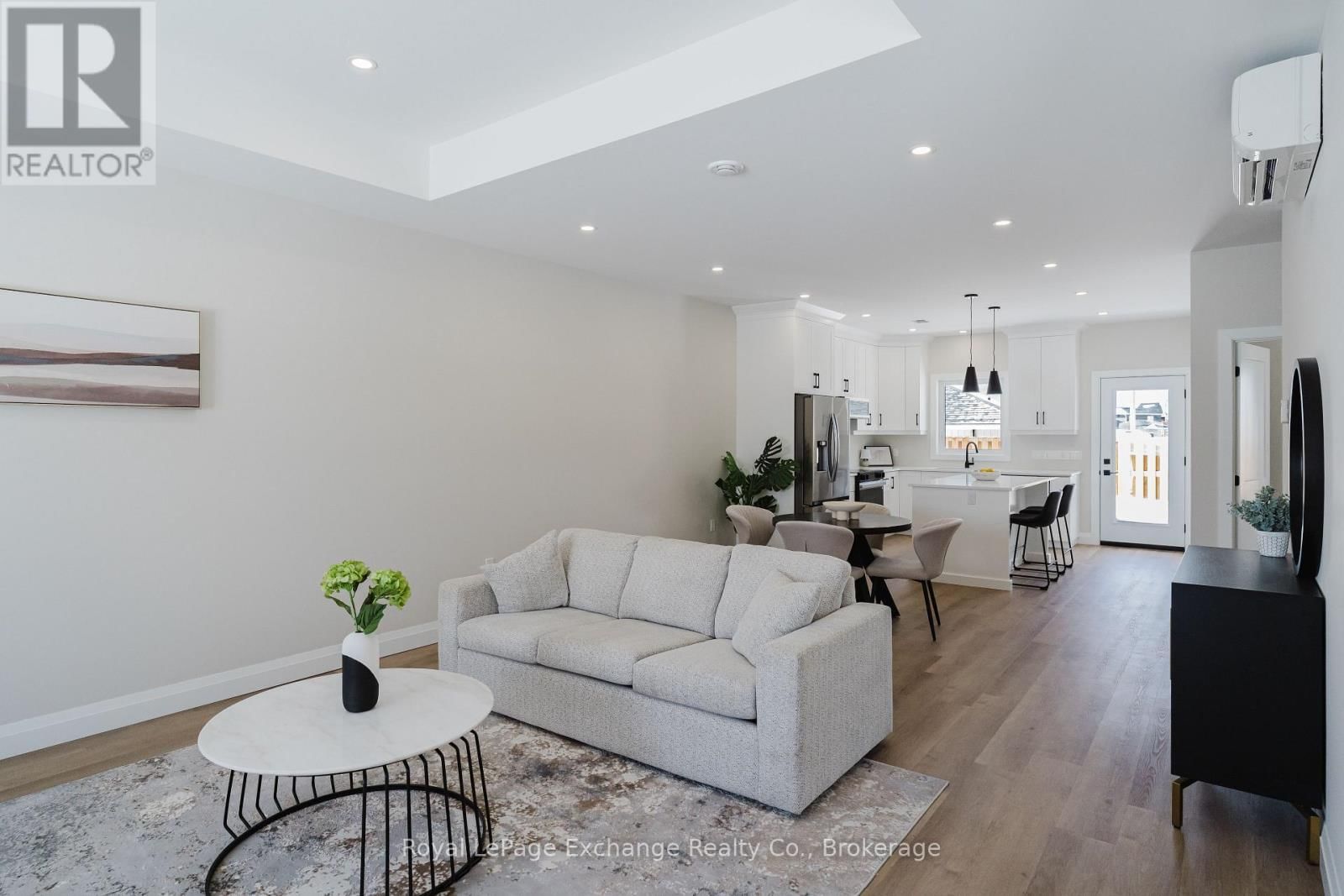 40 - 1071 WATERLOO STREET NORTH Image 3