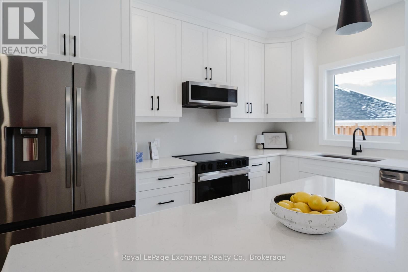 40 - 1071 WATERLOO STREET NORTH Image 8