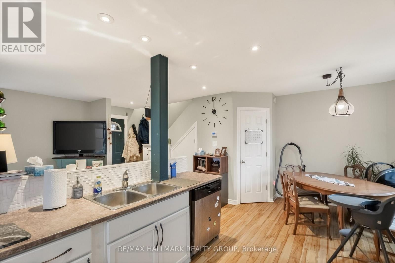 2343 CHURCH STREET Image 31