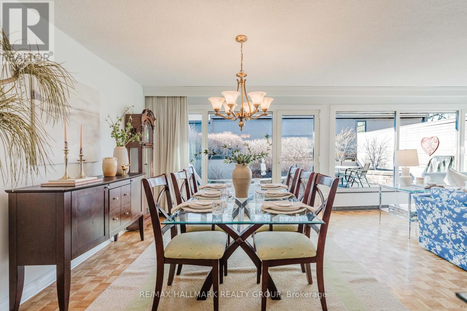 TH2 - 300 QUEEN ELIZABETH DRIVE Image 11