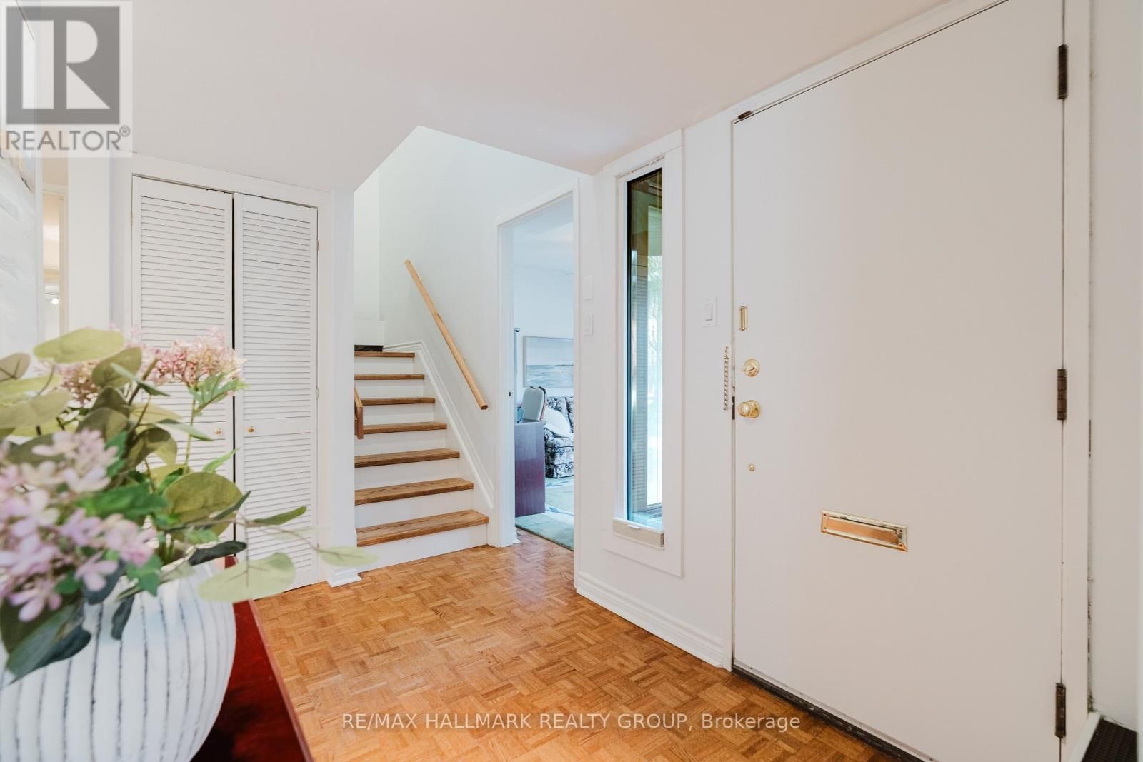 TH2 - 300 QUEEN ELIZABETH DRIVE Image 17