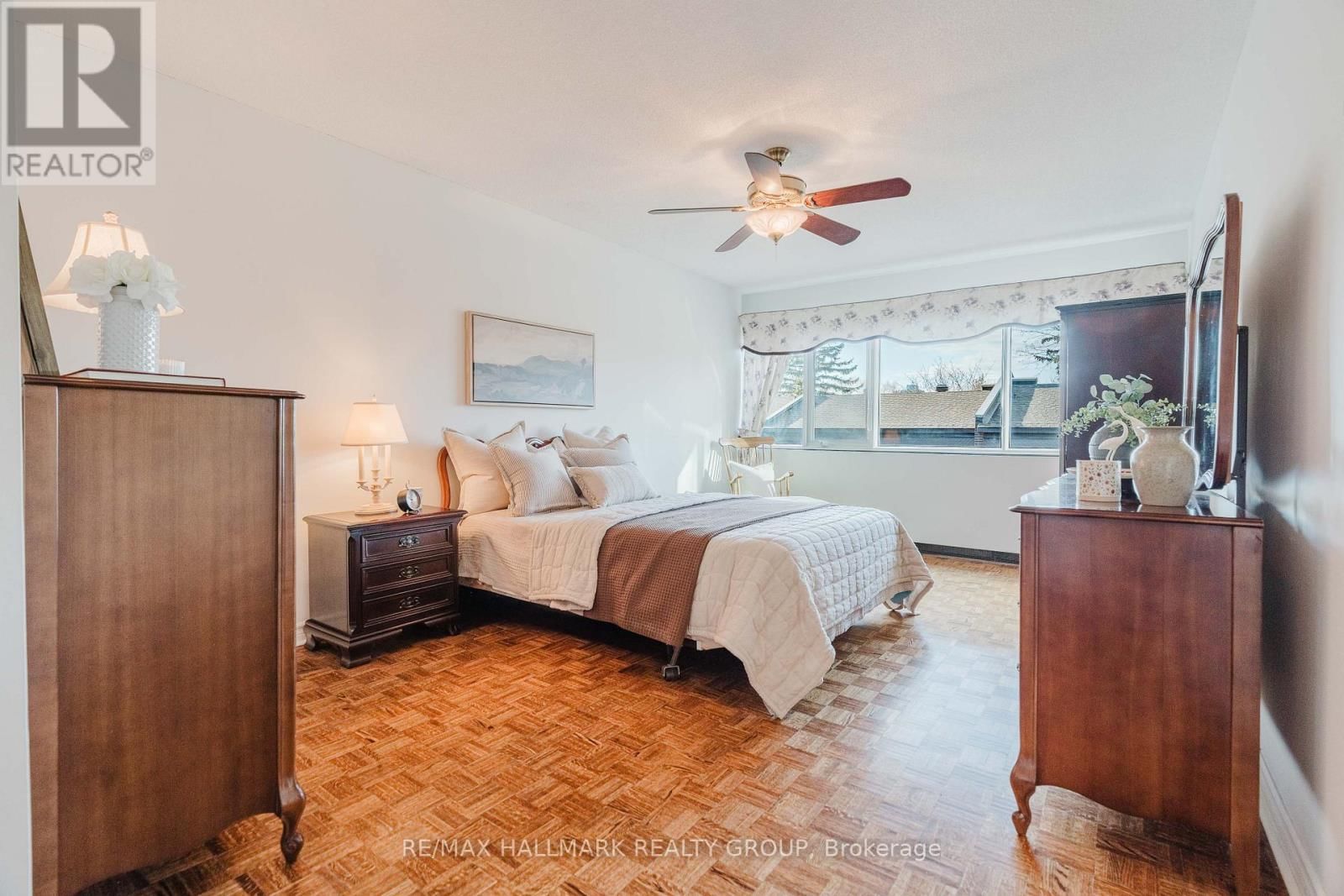 TH2 - 300 QUEEN ELIZABETH DRIVE Image 25