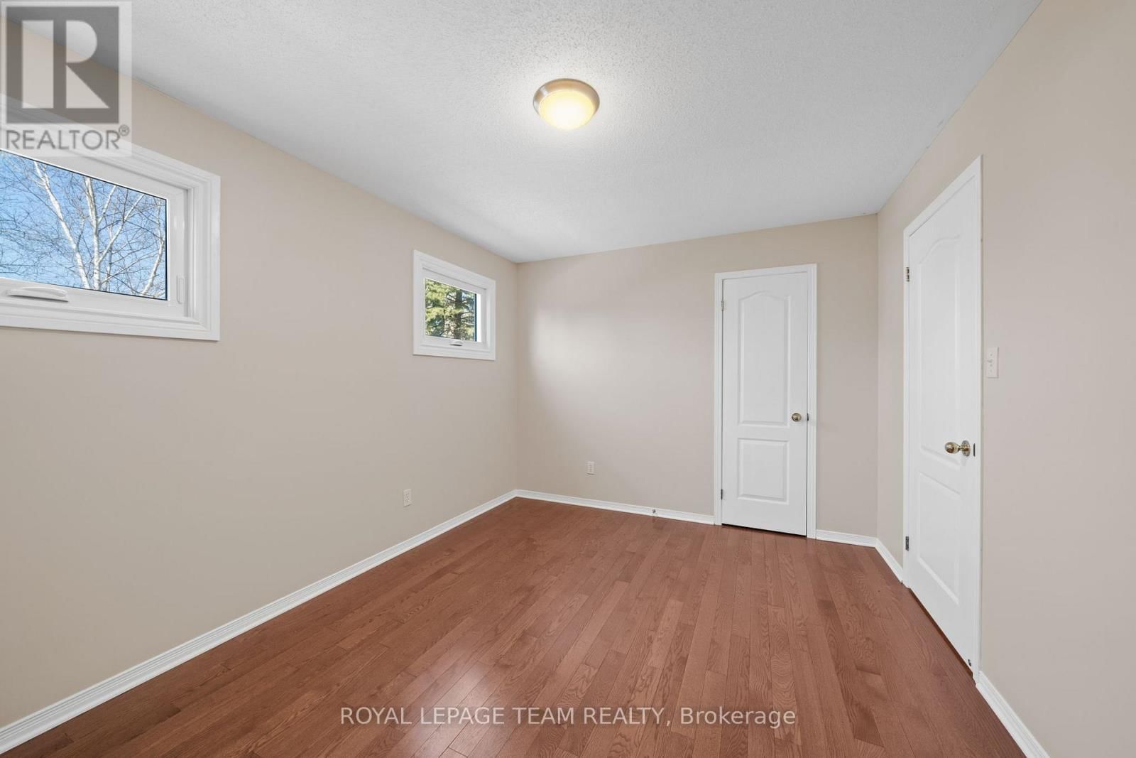 30 CRANTHAM CRESCENT Image 32