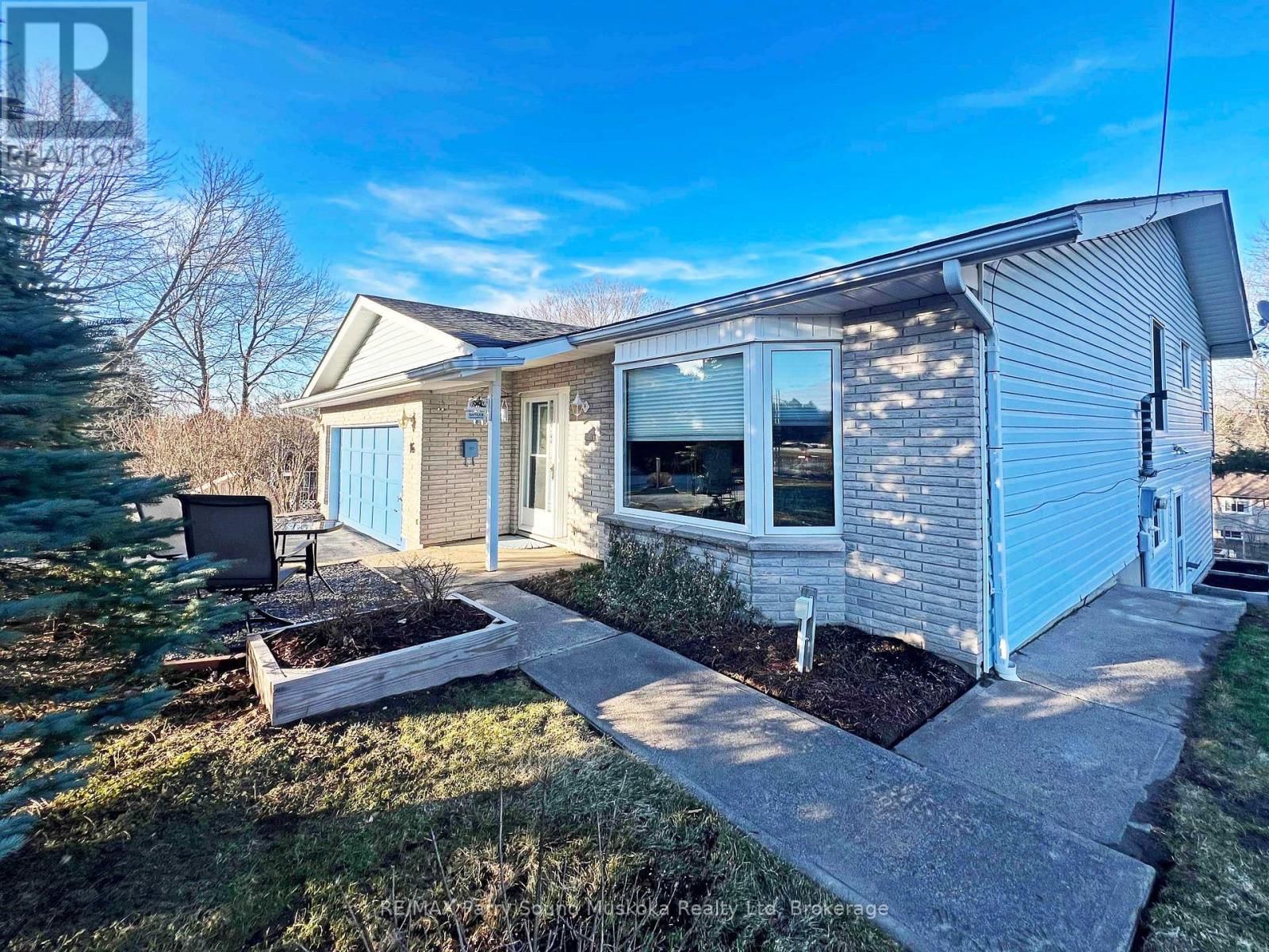 16 MACKLAIM DRIVE Image 1