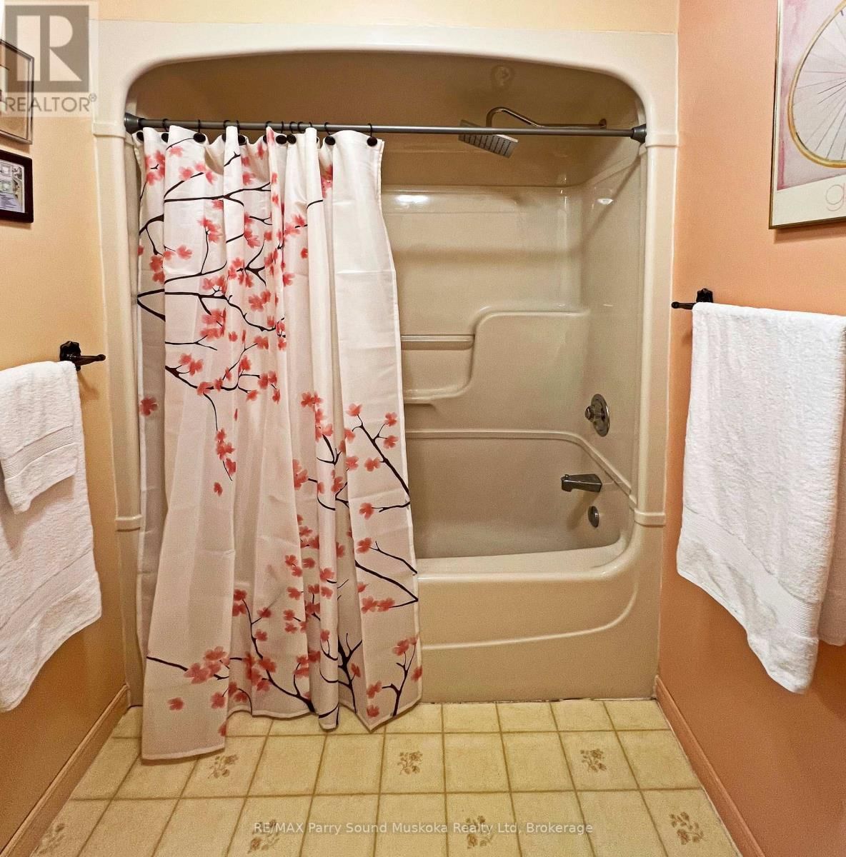 16 MACKLAIM DRIVE Image 21