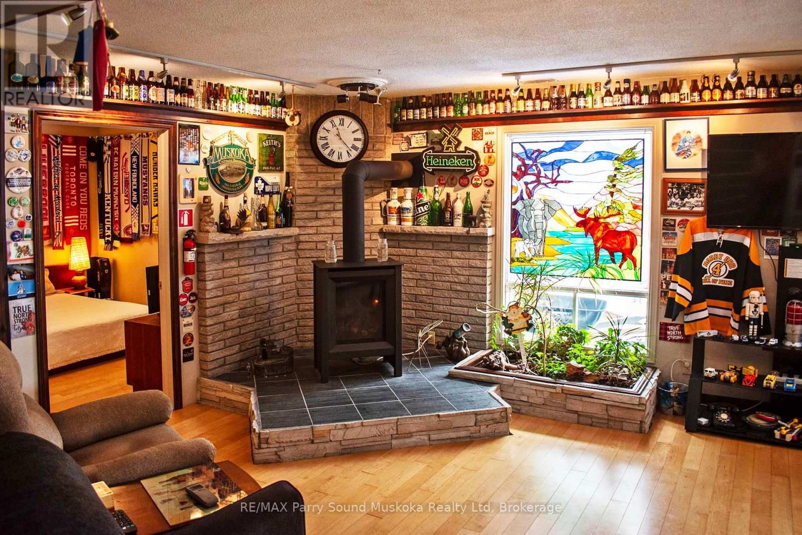 16 MACKLAIM DRIVE Image 23