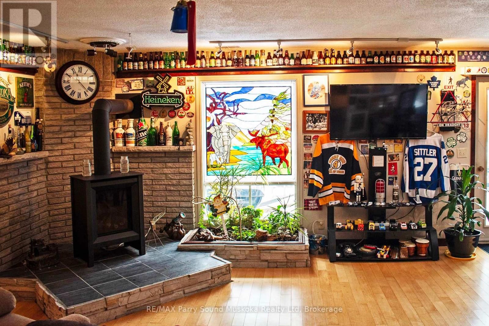 16 MACKLAIM DRIVE Image 24