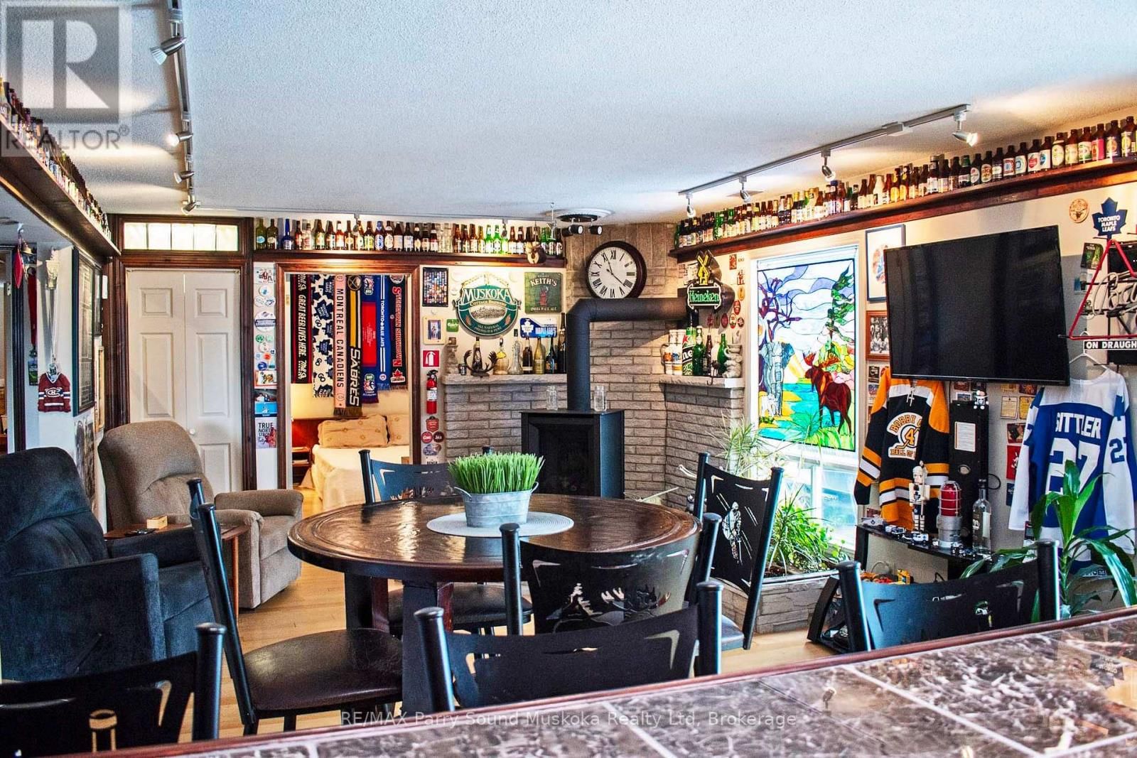 16 MACKLAIM DRIVE Image 25