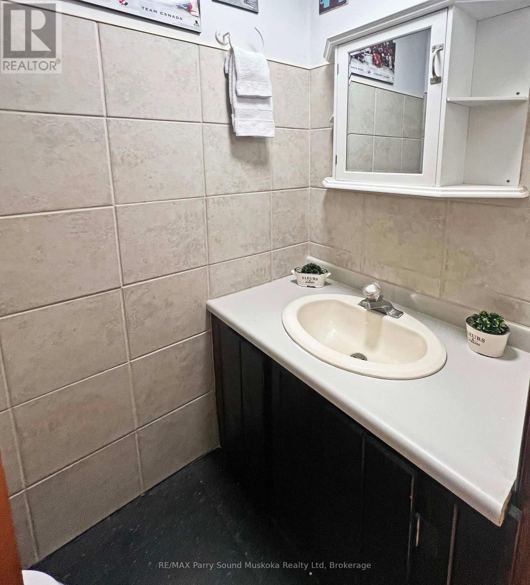 16 MACKLAIM DRIVE Image 30