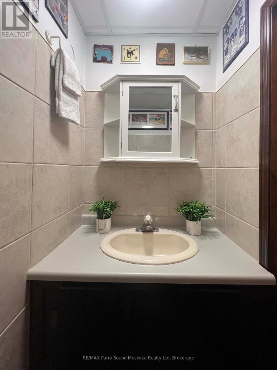 16 MACKLAIM DRIVE Image 31