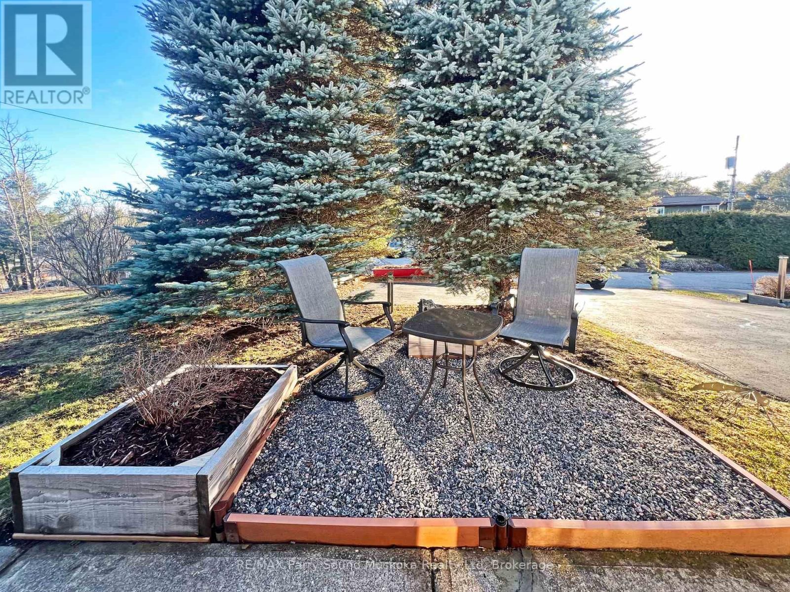 16 MACKLAIM DRIVE Image 37